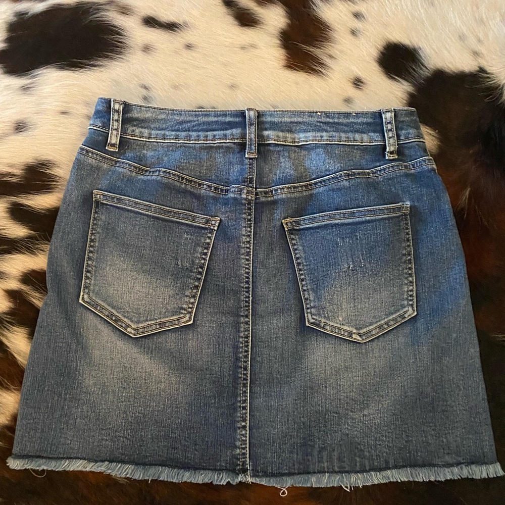 🌟 Altar'd State Embroidered Denim Mini Skirt —jean with Orange & Yellow Floral - Picture 4 of 10